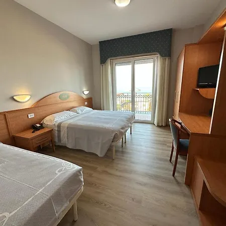 Hotel Costa Verde Pineto Exterior photo