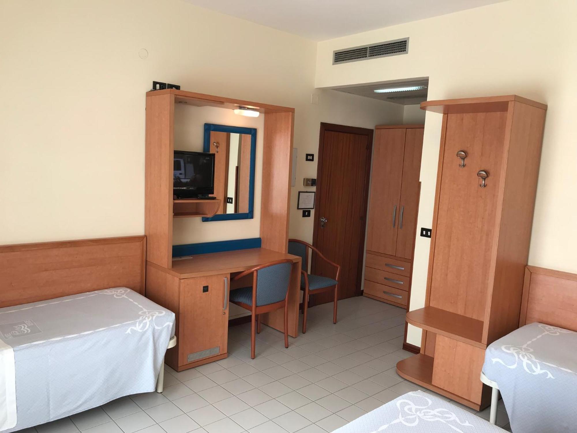 Costa 3* Pineto