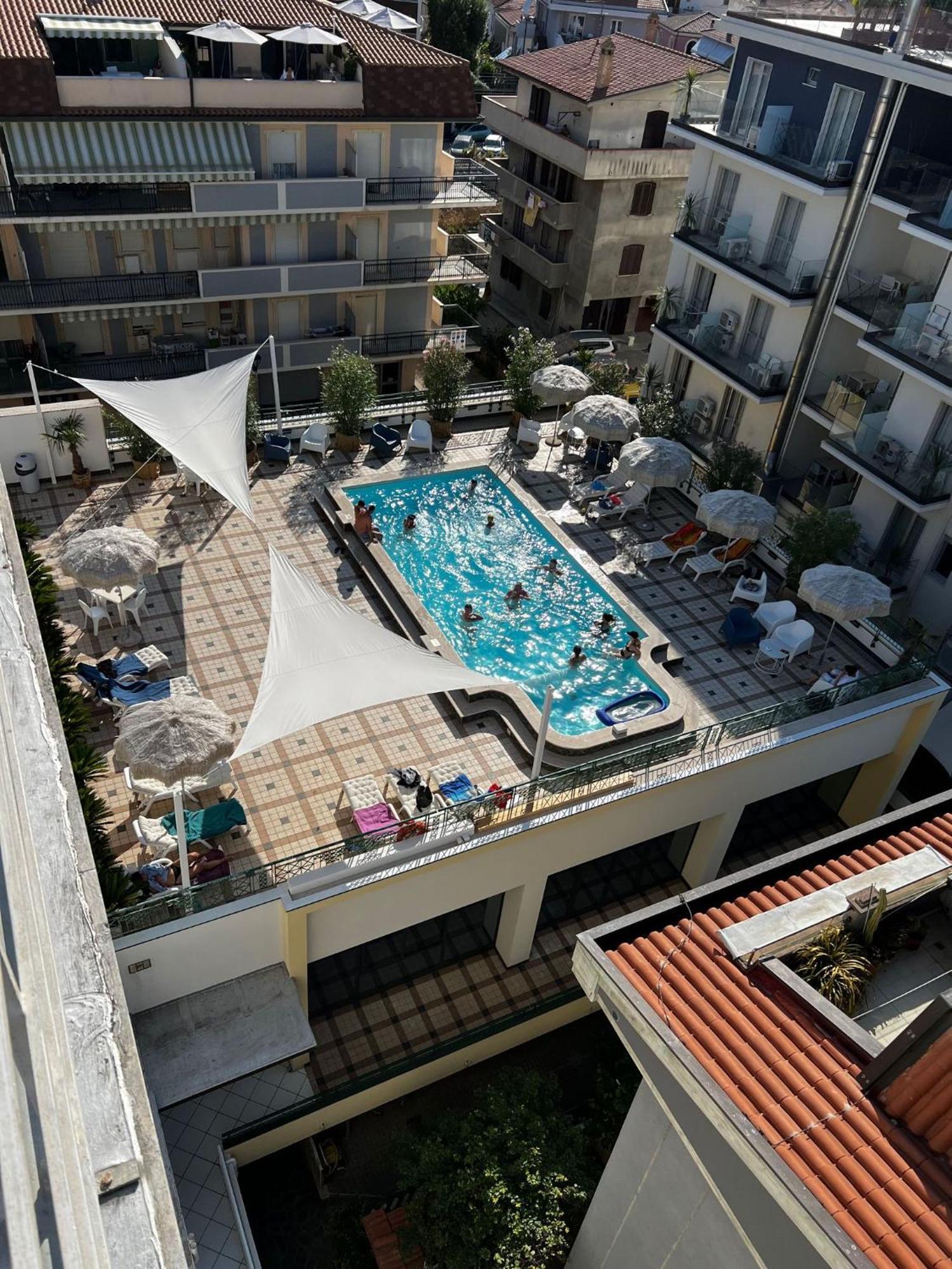 Costa Hotel