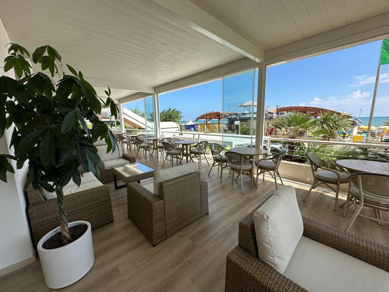 Costa Hotel 3*